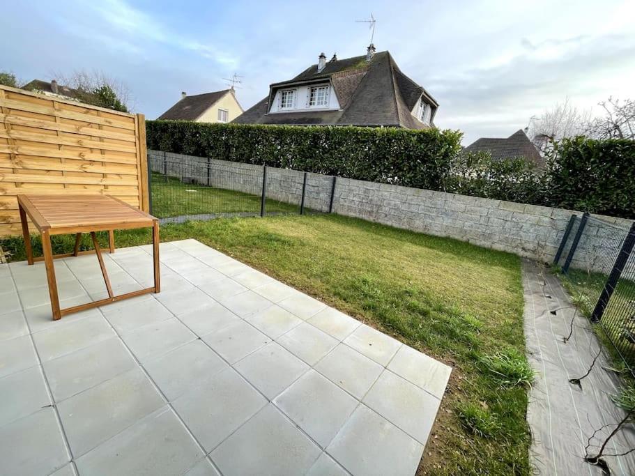 Freesia, Maison Neuve Avec Jardin Et Garage 캉 외부 사진